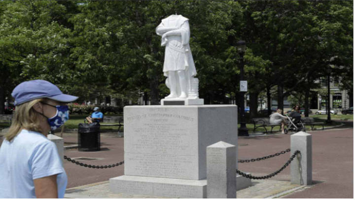 Las dos estatuas fueron destruidas en las manifestaciones contra el racismo