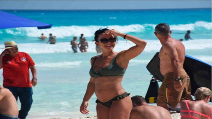 Los turistas estadounidenses llenaron las playas de México y olvidaron el protocolo sanitario