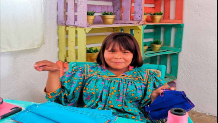 Cubrebocas de alta calidad y hermosos diseños confeccionados por mujeres Tarahumaras