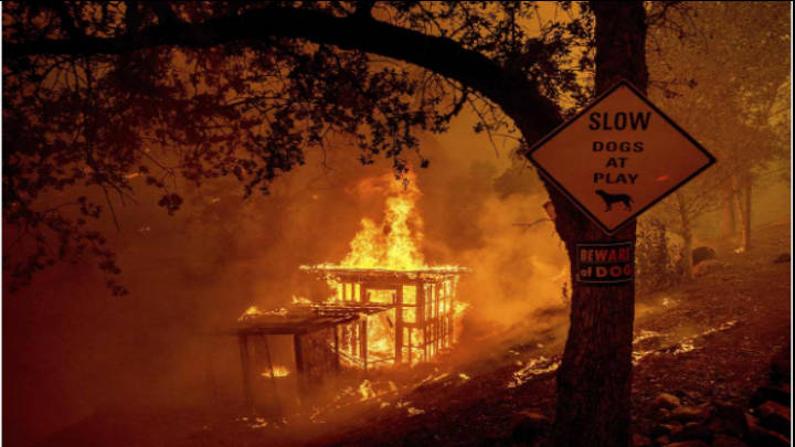 Los incendios forestales de California destierran a pobladores cercanos