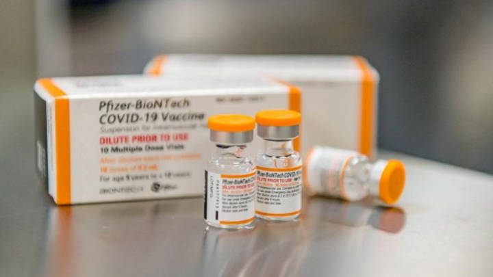Farmacéutica Pfizer asegura la vacuna contra la variante Ómicron