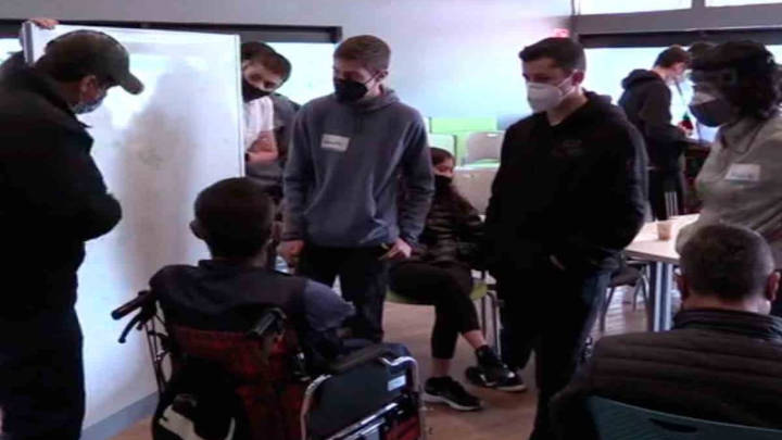 Estudiantes idean prototipos a favor de los discapacitados