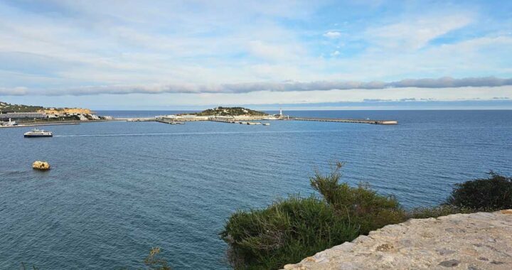 calas Ibiza en coche de alquiler